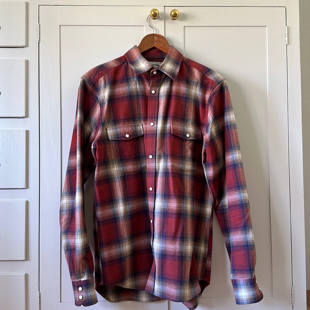 Taylor Stitch Glacier Shirt in Red Plaid - Medium